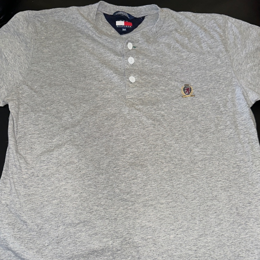 Vintage Tommy Hilfiger crest